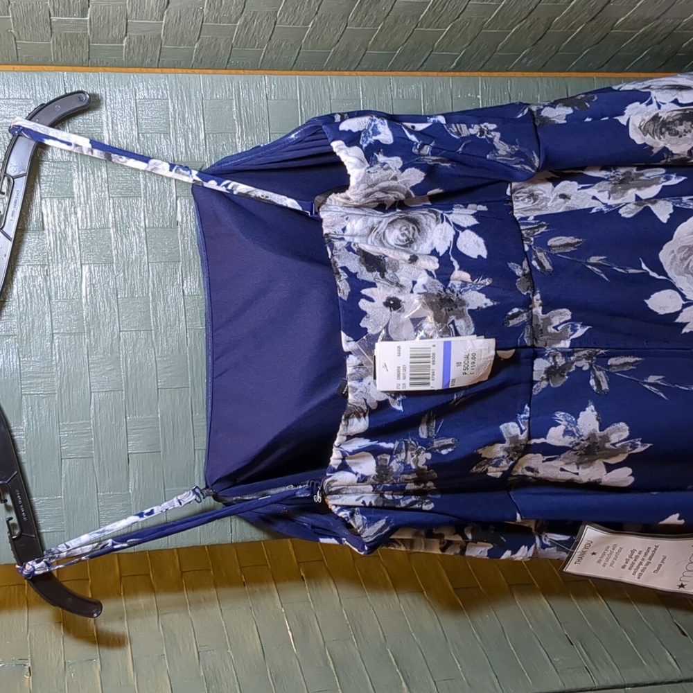 Plus Size Gown - Picture 5 of 7